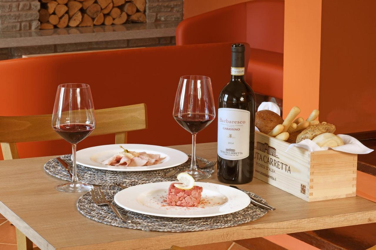 Panoramic Villa Garassino - Country Rooms And Fine Restaurant トレイゾ エクステリア 写真