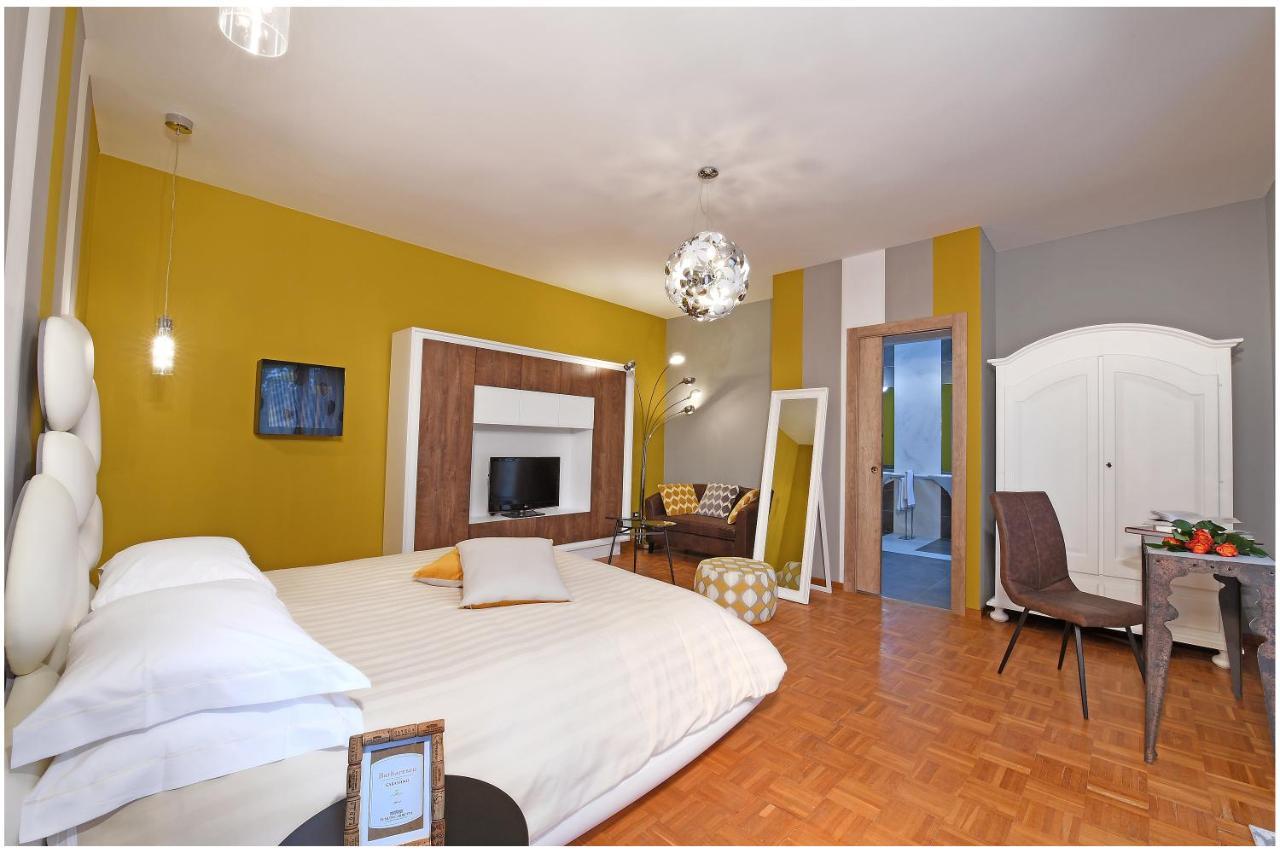 Panoramic Villa Garassino - Country Rooms And Fine Restaurant トレイゾ エクステリア 写真