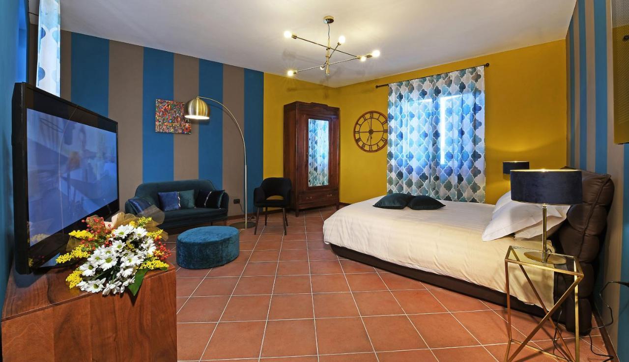 Panoramic Villa Garassino - Country Rooms And Fine Restaurant トレイゾ エクステリア 写真
