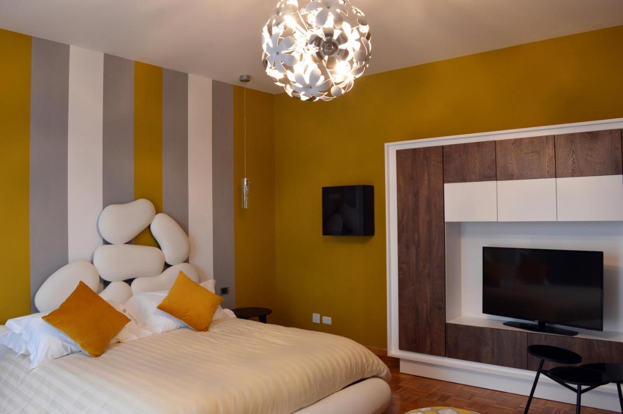 Panoramic Villa Garassino - Country Rooms And Fine Restaurant トレイゾ エクステリア 写真