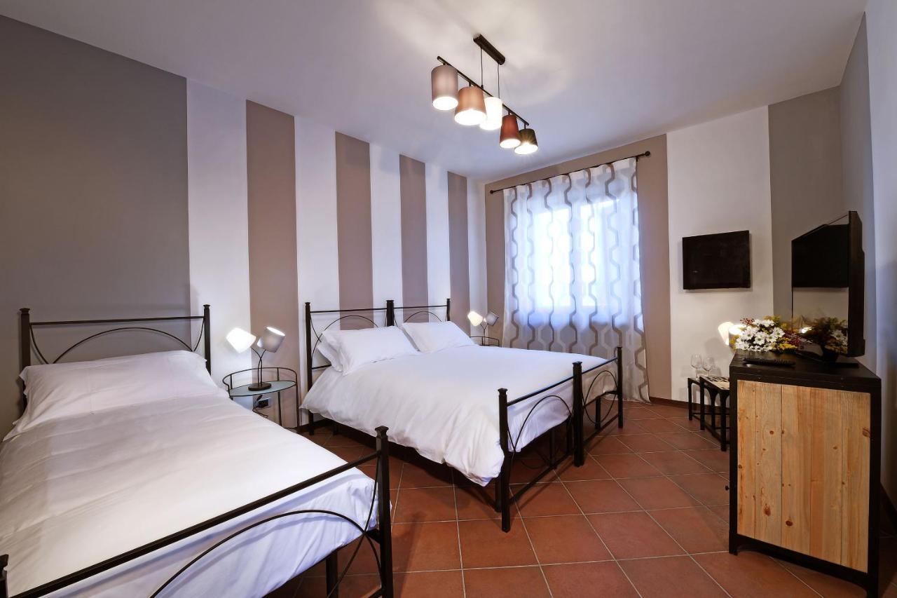 Panoramic Villa Garassino - Country Rooms And Fine Restaurant トレイゾ エクステリア 写真