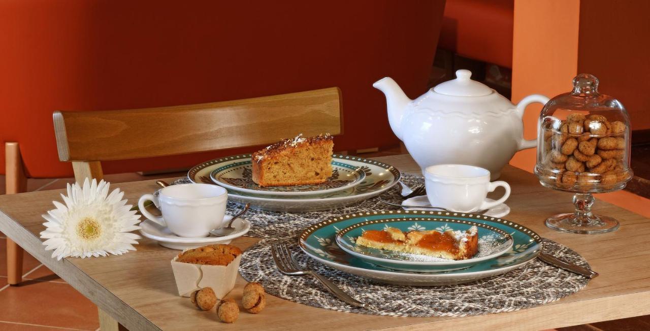 Panoramic Villa Garassino - Country Rooms And Fine Restaurant トレイゾ エクステリア 写真