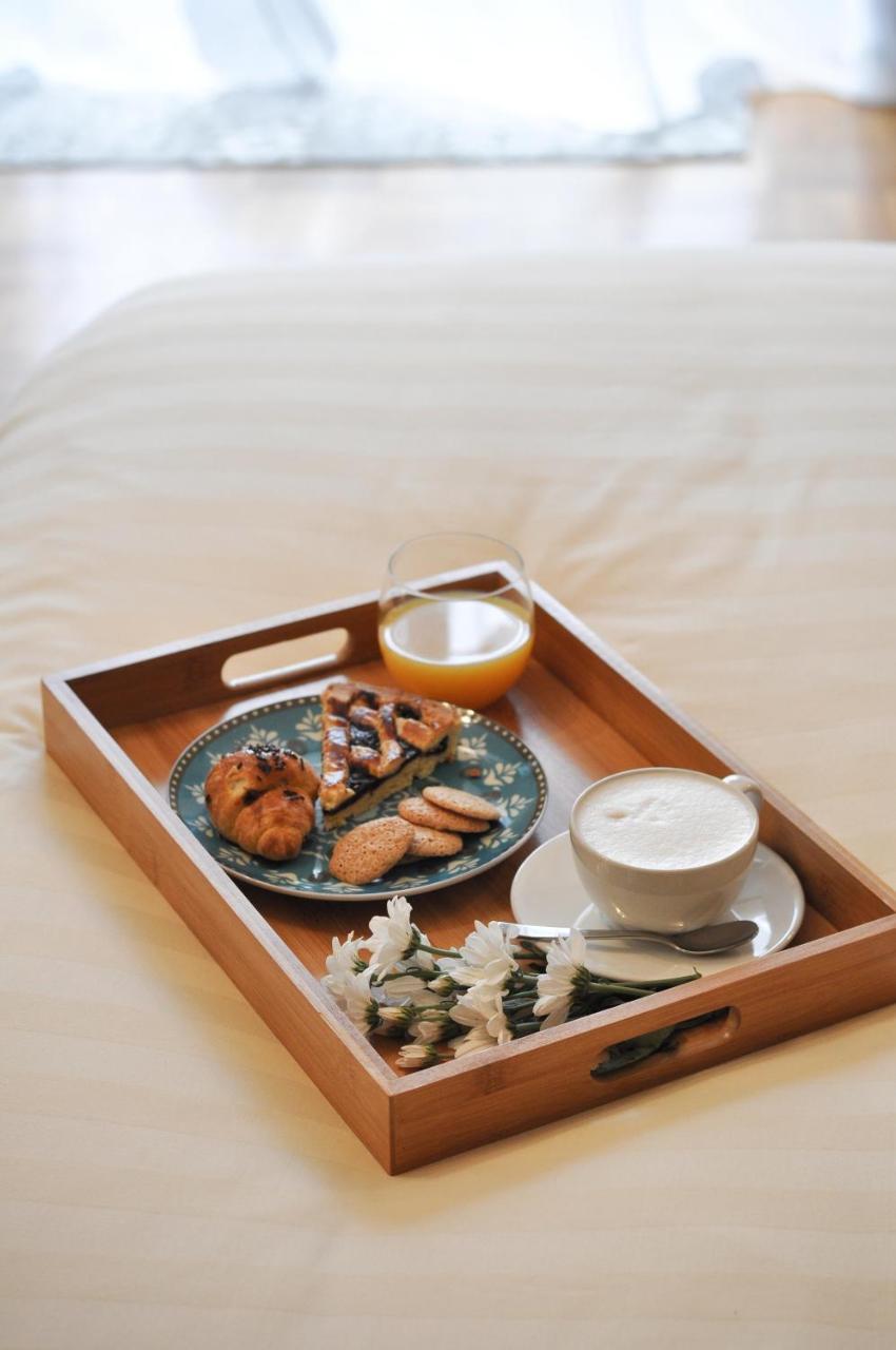 Panoramic Villa Garassino - Country Rooms And Fine Restaurant トレイゾ エクステリア 写真