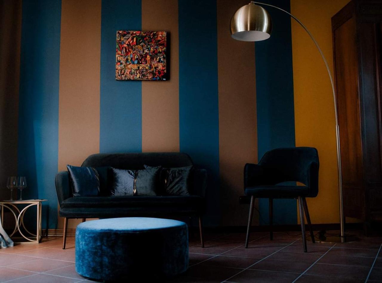 Panoramic Villa Garassino - Country Rooms And Fine Restaurant トレイゾ エクステリア 写真