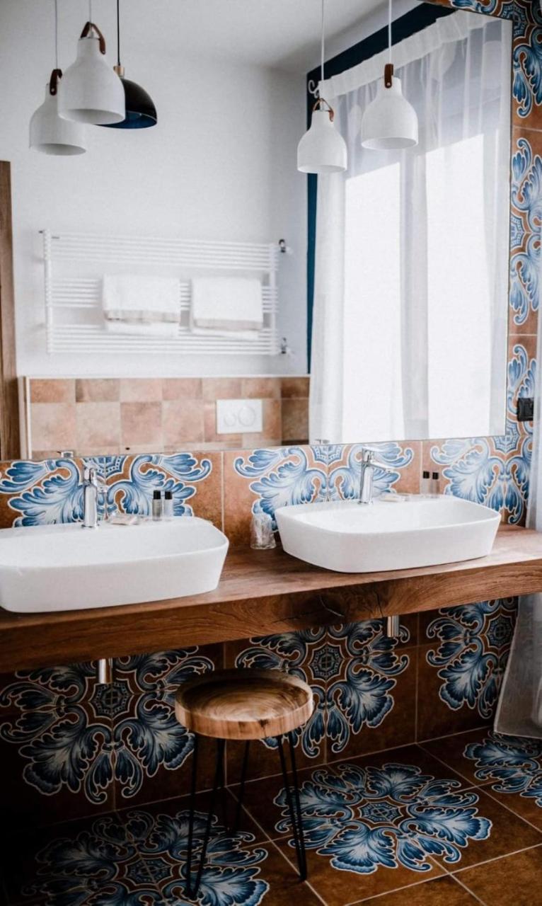 Panoramic Villa Garassino - Country Rooms And Fine Restaurant トレイゾ エクステリア 写真