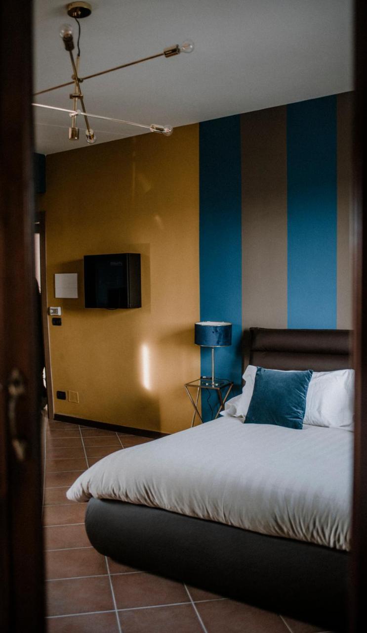 Panoramic Villa Garassino - Country Rooms And Fine Restaurant トレイゾ エクステリア 写真